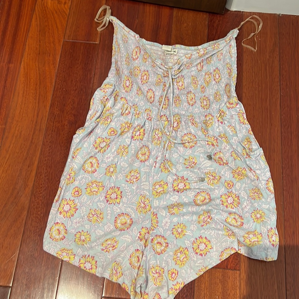 Billabong Strapless Romper size Large